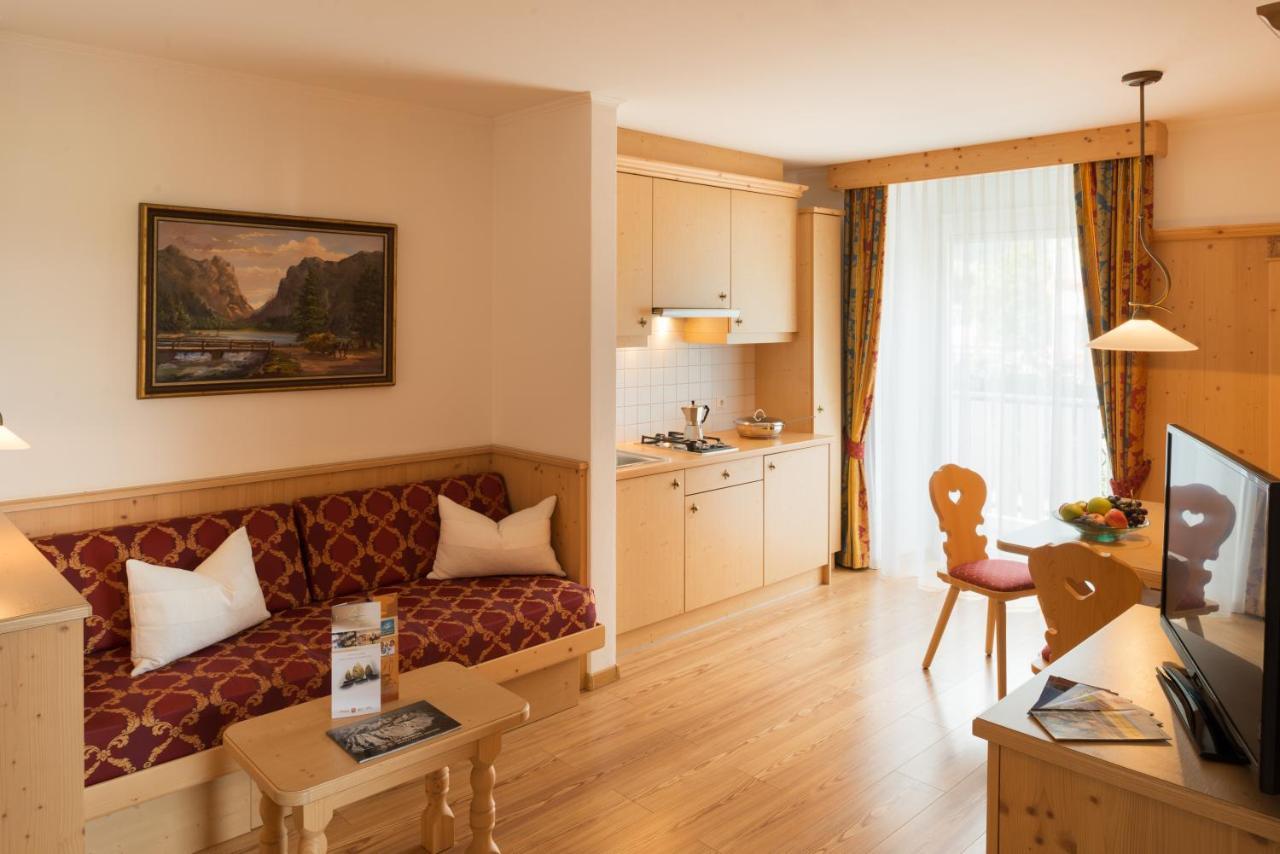Apparthotel Germania Dobbiaco Esterno foto