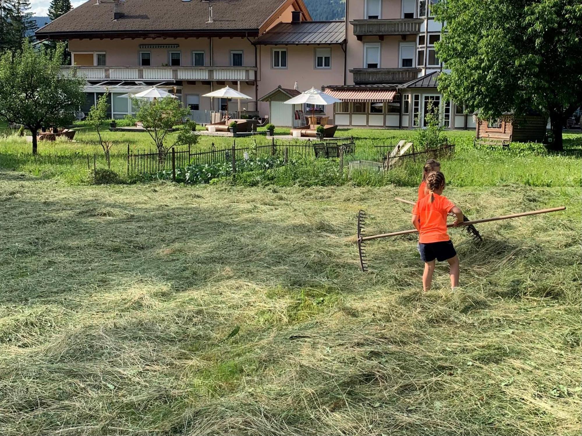 Apparthotel Germania Dobbiaco Esterno foto