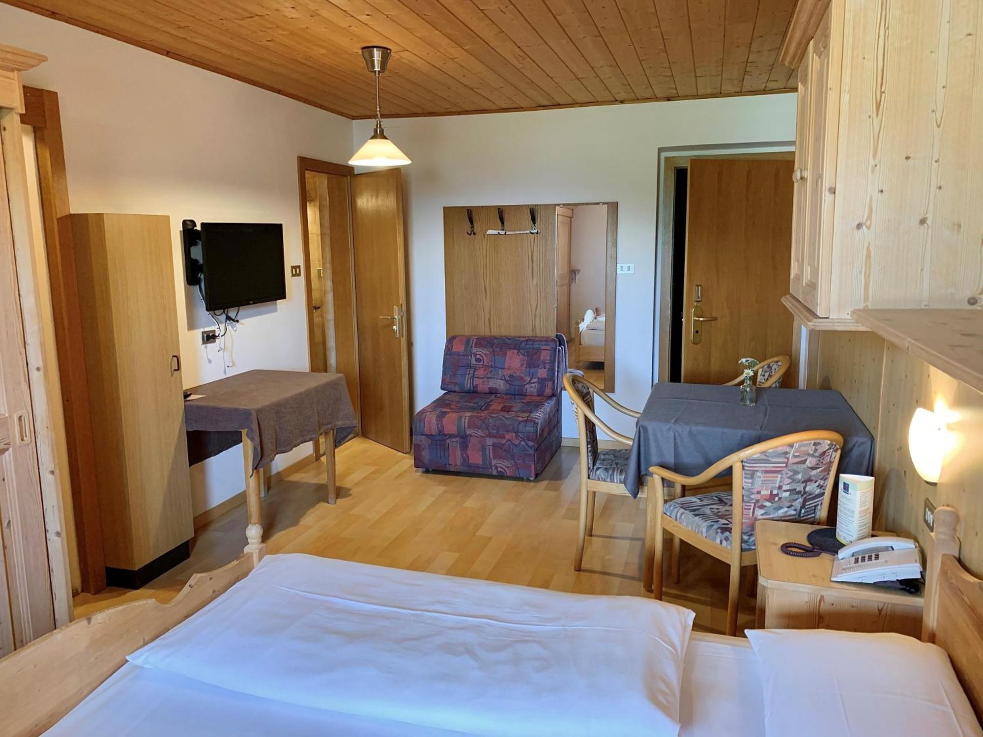 Apparthotel Germania Dobbiaco Camera foto